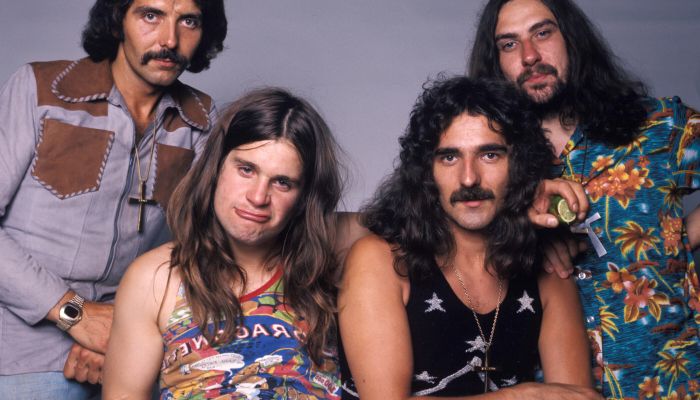 Skupino Black Sabbath so leta 1969 ustanovili kitarist Tony Iommi, basist Geezer Butler, bobnar Bill