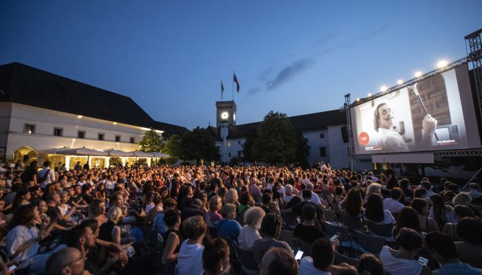 Film pod zvezdami - Film pod zvezdami je izredno priljubljen poletni dogodek