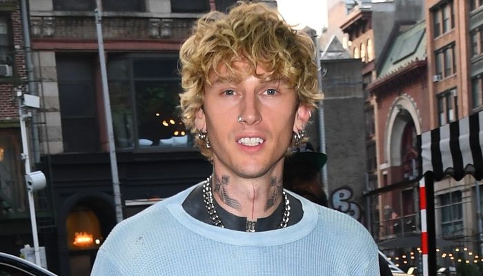 MGK, Machine Gun Kelly - Oboževalci so zaskrbljeni za zdravje Machine Gun Kellyja, ki je priznal, da