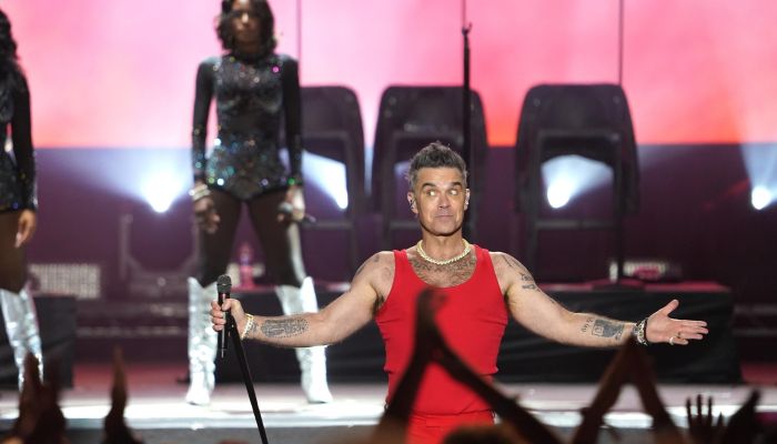 Robbie Williams - Robbie Williams bo izdal nov album, na njem pa bo sodeloval tudi z Garyjem Barlowo