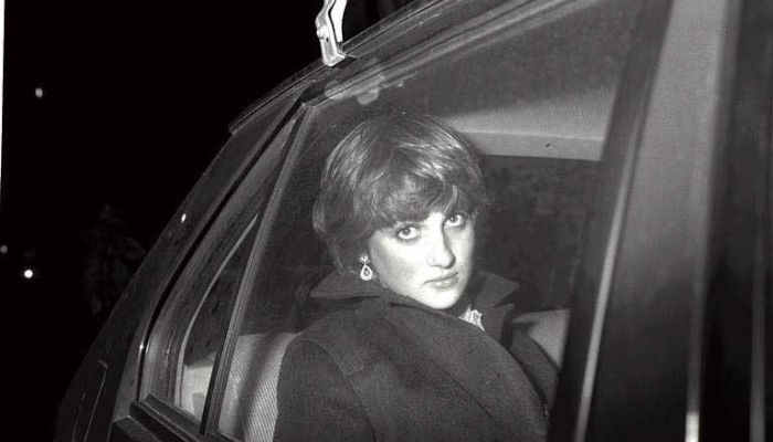 Diana, princesa ljudskih src, ki je s svojo toplino in neposrednostjo za vedno zaznamovala britansko monarhijo