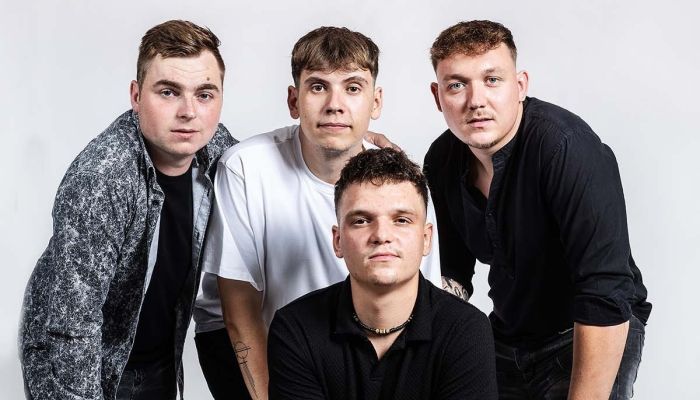 Ansambel Opev sestavljajo Denis Krajnc, Alen Polič, Luka Anžel in Tomaž Simonič