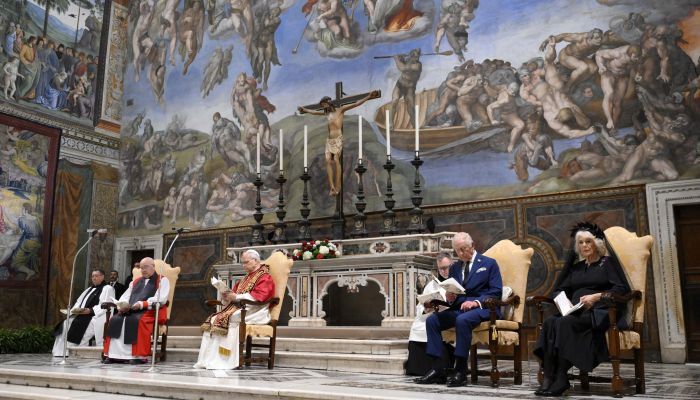 Kralj Karel, Papež Leon, Kraljica Camilla -!!!Ovekovečen zgodovinski trenutek, ko sta vodji Anglikan