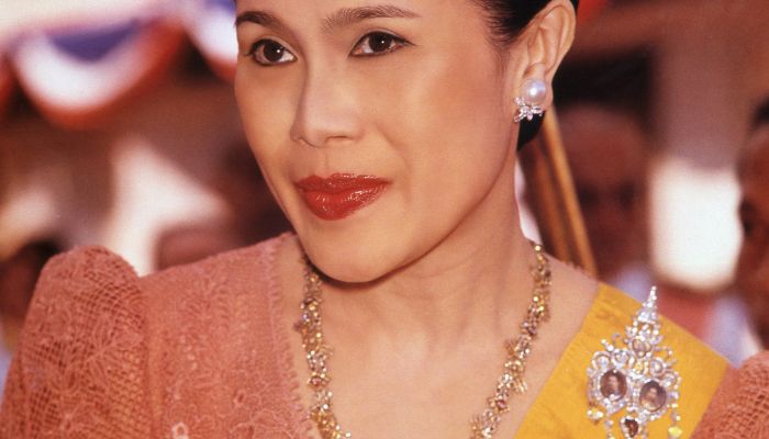 tajska, kraljica Sirikit - !!!Kraljica mati Sirikit je umrla v bolnišnici, stara 93 let