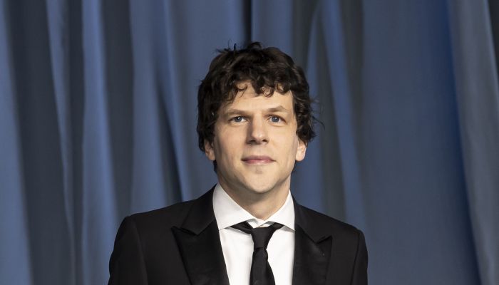 Jesse Eisenberg - Jesse Eisenberg bo decembra neznancu daroval ledvico