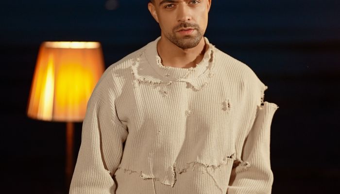 »Drugi album vidim kot nekakšno očiščenje, obdobje, v katerem sem se osvobodil stvari iz preteklosti