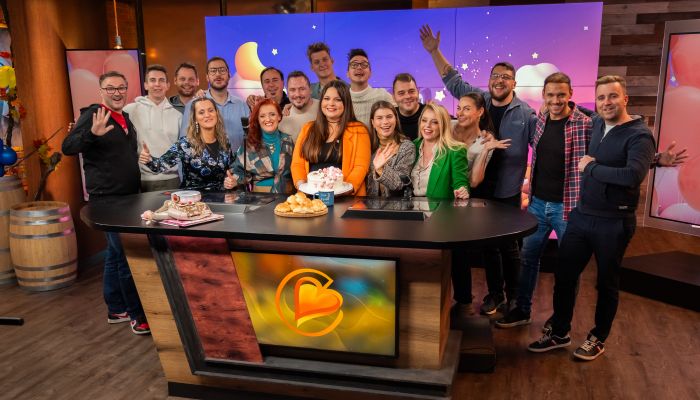 Takole so v VIP petku presenetili Evo Šolinc in ji zaželeli vse lepo v najlepši vlogi, ki presega vs