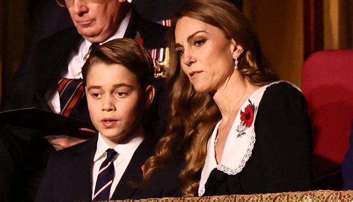 Princ George, Princesa Kate - Dvanajstletni princ George je prvič sam spremljal mamo, princeso Kate