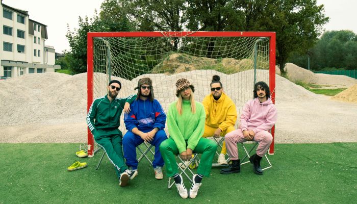 Bomb Shell - Nova pesem Neznano govori o pogumu, zaupanju vase in o tem, da neznano ni nekaj strašlj