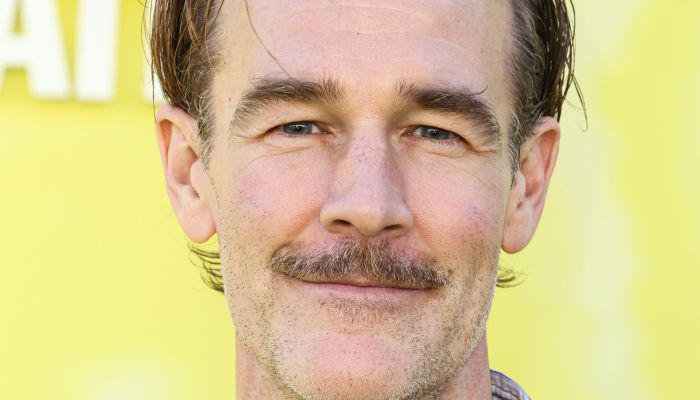 James Van Der Beek - James Van Der Beek se bojuje z rakom debelega črevesa, zato bo prodal spominke