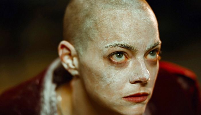 Bugonija - !!!!!Emma Stone je skoraj postala muza režiserja Yorgosa Lanthimosa, saj igra glavno vlog