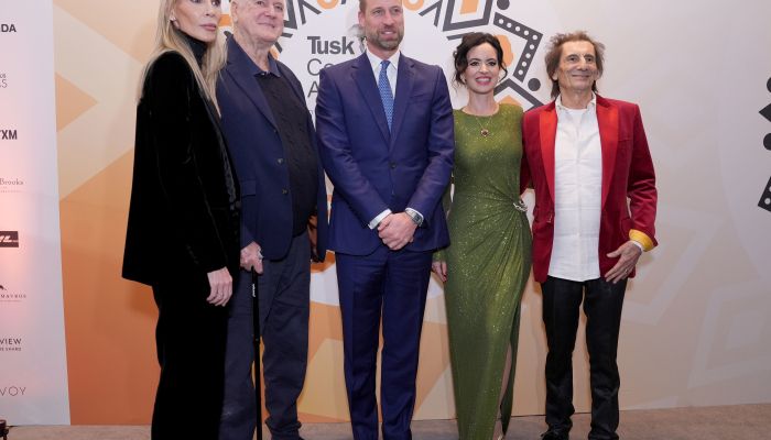 Princ William, John Cleese, Ronnie Wood - !!!Princ William se je družil tudi s podpornikoma komiko