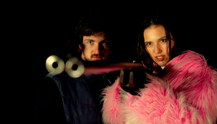 Freaky Christmas, Odštekani božič - Odštekani božič je odštekana humoristična kriminalna detektivka,