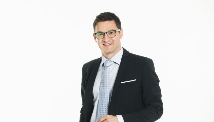 Saša Jerkovič je eden izmed voditeljev oddaje Zima je zakon