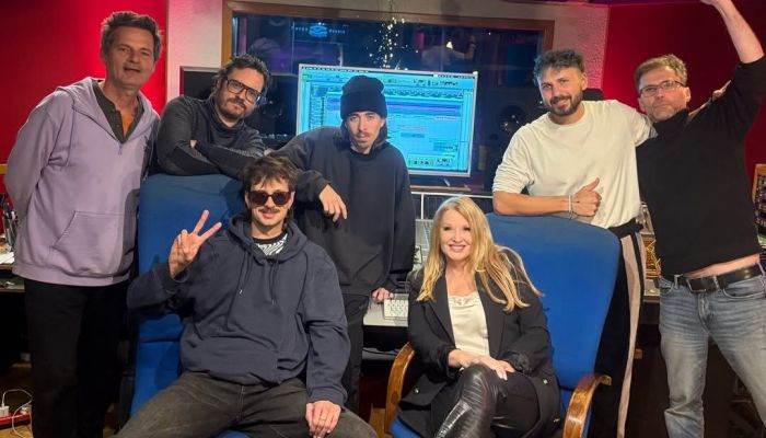 Priredba Dež, ki je združila zasedbo Mrfy in Heleno Blagne, je poklon brezčasni pesmi