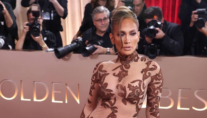 Jennifer Lopez ne more iz svoje kože – vse bolj je nedostopna in vzvišena