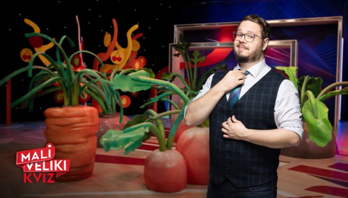 Sašo Stare, stand-up komik in televizijski voditelj, ki gledalce na POP TV vodi