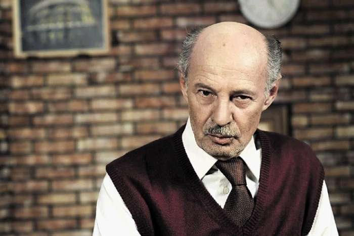 Umrl legendarni igralec Mustafa Nadarević