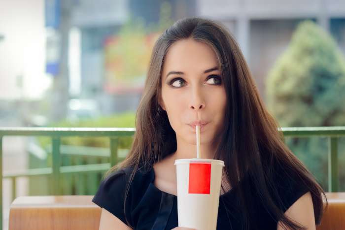Nova študija: "Dietna" pijača nič bolj zdrava od sladkih različic