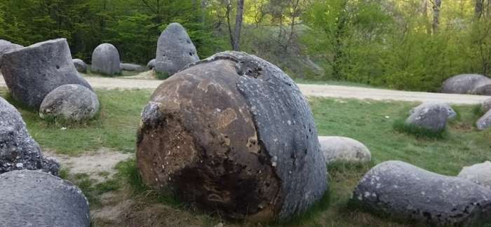 Trovanti - živi kamni iz Romunije