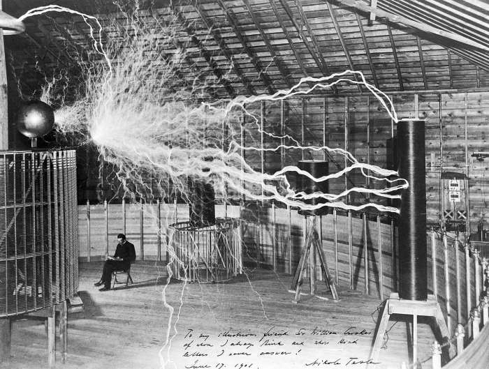 Je Nikola Tesla med poskusi odkril nezemeljski jezik?