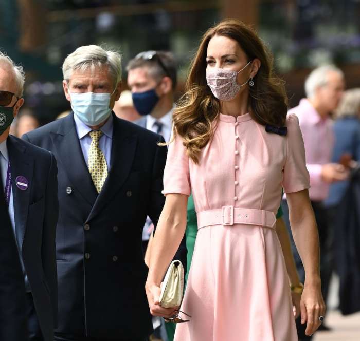 Rožnata obleka Kate Middleton je v hipu postala modni hit