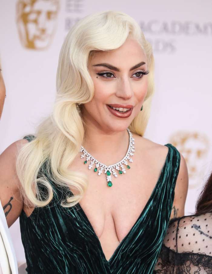 Lady Gaga na podelitvi nagrad svojim prsim naredila to ...