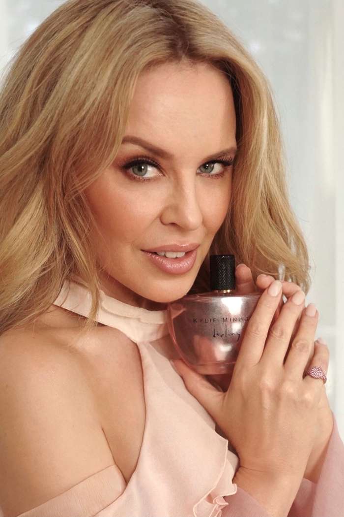 Kylie Minogue predstavila nov parfum in navdušila s svojo podobo
