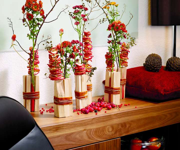 Zadnje vrtne cvetlice, krizanteme, si v dnevni sobi zaslužijo posebno mesto.