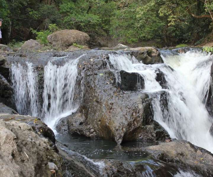 V dolini El Valle je mogoče obiskati več slapov.