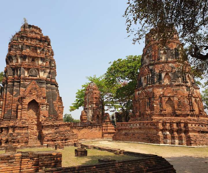 Razvaline templjev in palač bivše tajske prestolnice Ayutthaya (14.-18. stoletje), ki je bila glavno trgovsko mesto Azije oziroma kar celega sveta.