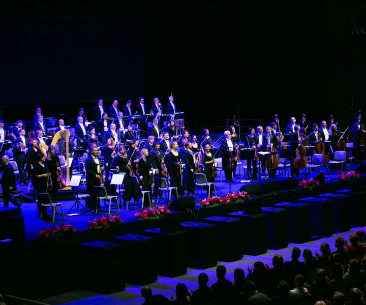 Posebno čast, da spremlja Carrerasa na zadnjem nastopu, je imel vel kot 50-članski Simfonični orkester RTV Slovenija.