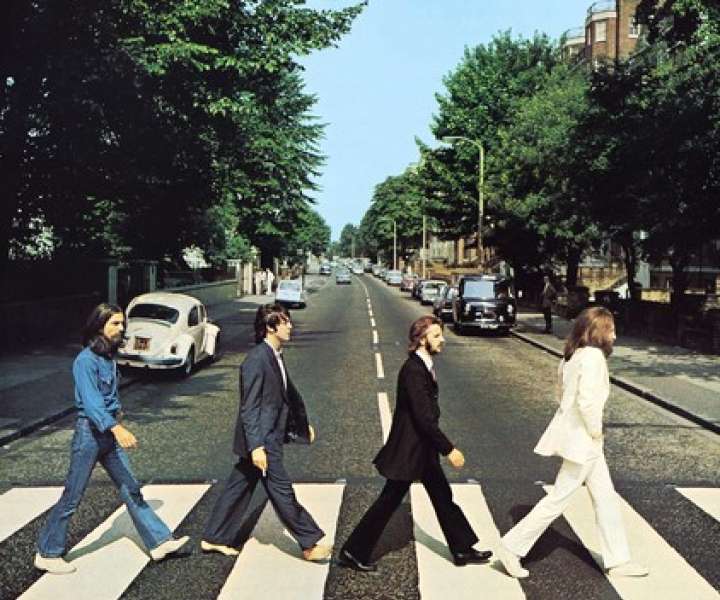 John je na naslovnici albuma Abbey Road simboliziral duhovnika, Ringo pogrebnika, George tistega, ki koplje jame, Paul, kot bosonog, je mrtvec. Ob cesti je parkiran avto s tablico 28 IF, kar bi pomenilo 28 let, Paulova starost, če bi bil še živ.