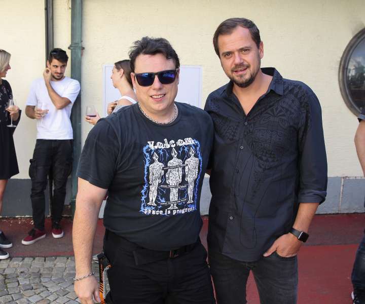 Andraž Hribar in glasbeni producent Dejan Radičević ob izdaji novega albuma "Čas je"