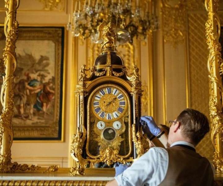 Fjodor van den Broek, kraljičin konzervator ur