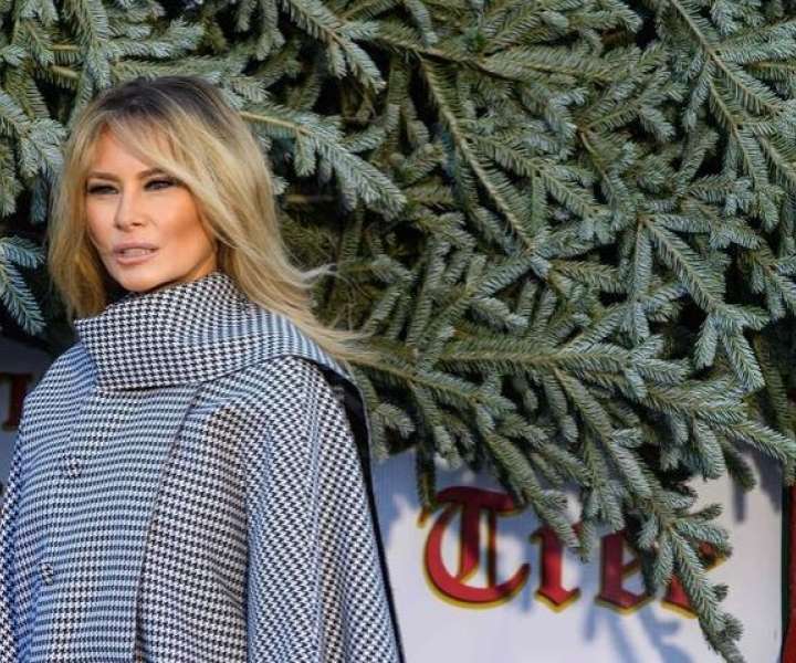Melania Trump je pričakala božično-novoletno jelko