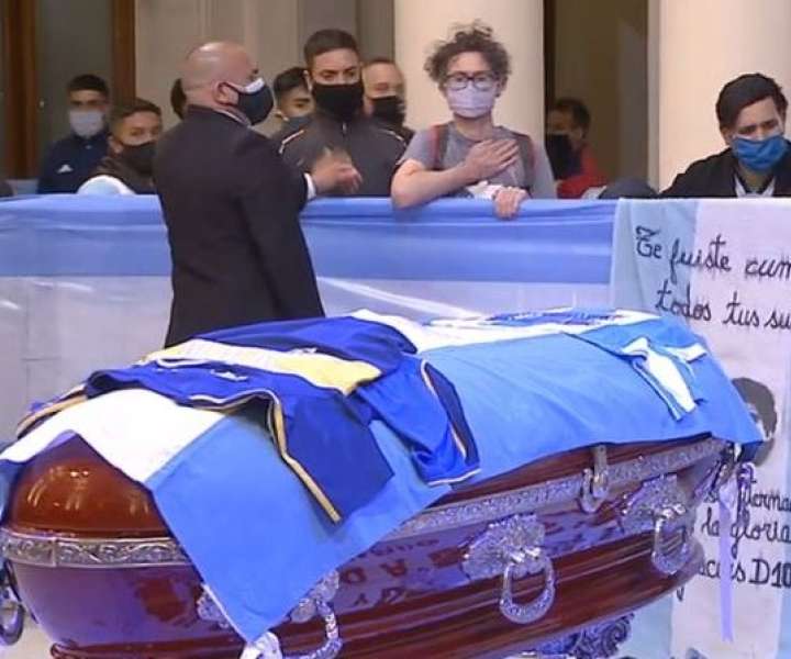 Pogreb Diega Maradone