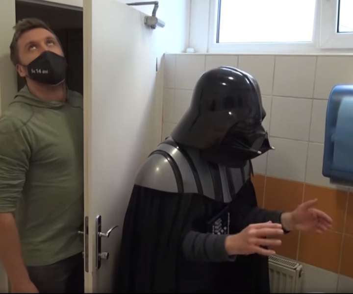 Miha Deželak se je prelevil v Darth Vaderja oziroma v »Dač Vejdrja«.