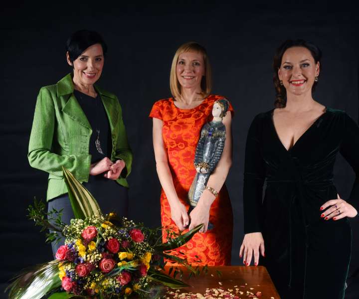 Melita Berzelak, Natalija Spark in voditeljica Blažka Müller