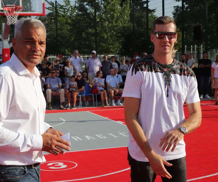 Košarkarski as Goran Dragić je na igrišče prišel z mariborskim županom Sašo Arsenovičem.