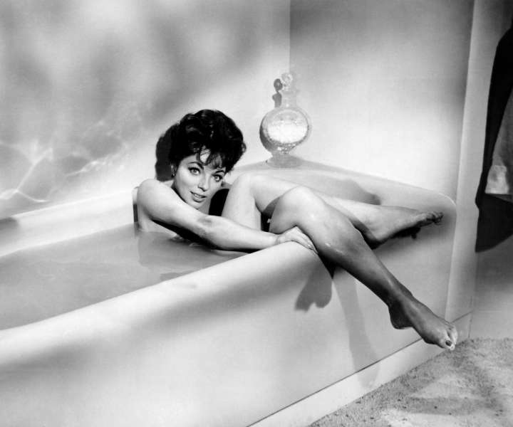 Joan Collins leta 1959 ‒ kot vedno seksi in zapeljiva
