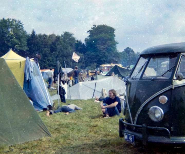 Woodstock 1969 je bil 3-dnevni festival miru, glasbe in hipijevstva