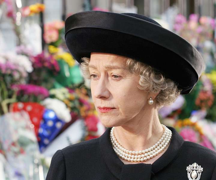 Helen Mirren jo je odlično odigrala v filmu The Queen iz leta 2006.
