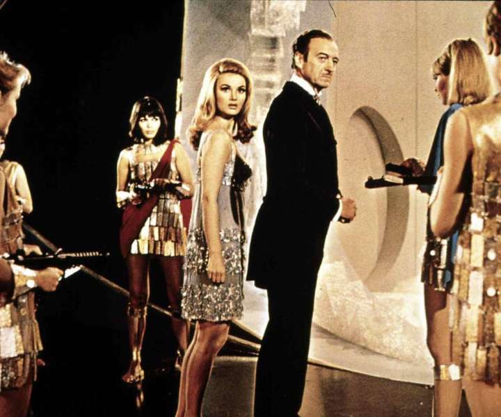 David Niven je zaigral v prvem Casino Royale, ki pa ne spada med uradne Bonde.