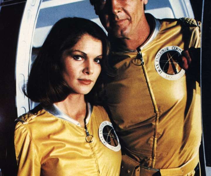 Roger Moore, Lois Chiles in Operacija vesolje (Moonraker) iz leta 1979.