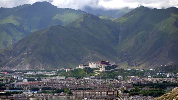ZDA in Kitajska zaradi spora glede Tibeta z vizumskimi omejitvami