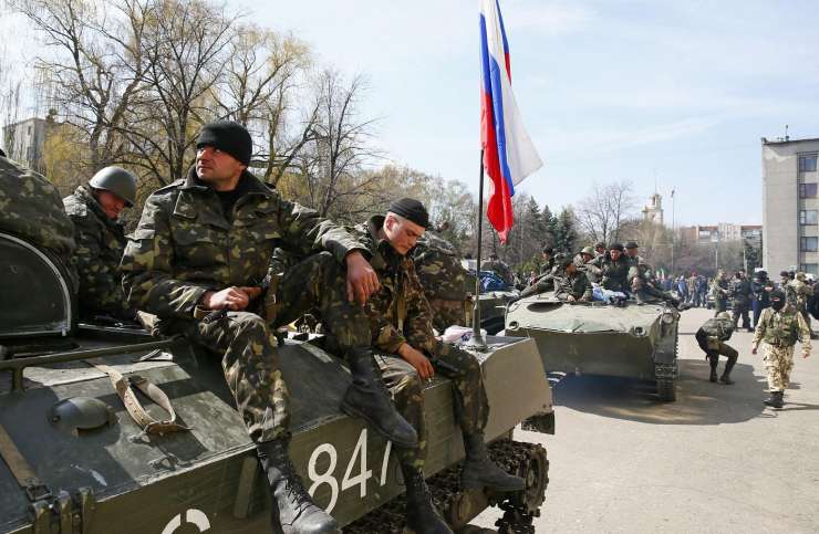 Vojna tik pred vrati? Družine ameriških diplomatov zapuščajo Ukrajino