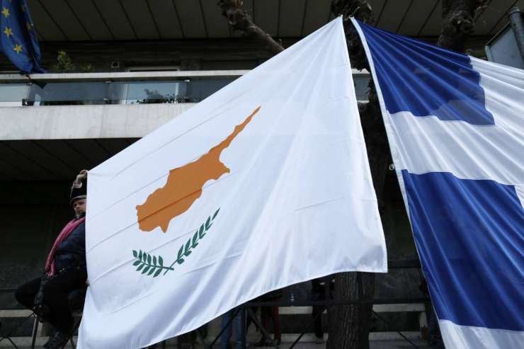 Ciper se skuša rešiti z načrtom B