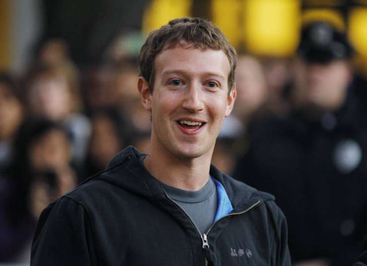 Ustanovitelj Facebooka Mark Zuckerberg doniral pol milijarde dolarjev