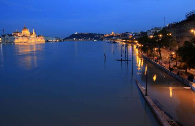 Budimpešta v strahu pred naraslo Donavo